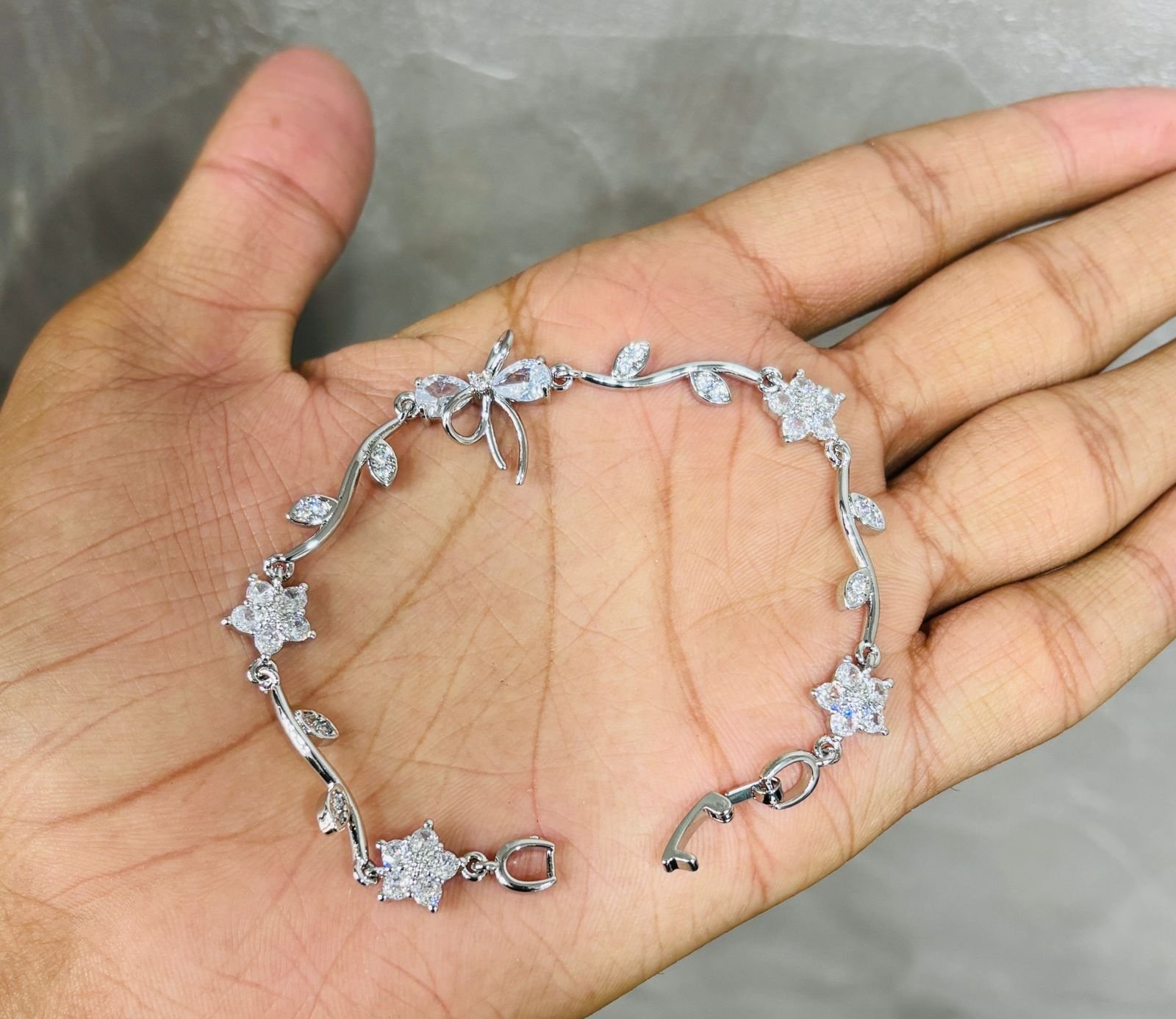 Tulip bracelet